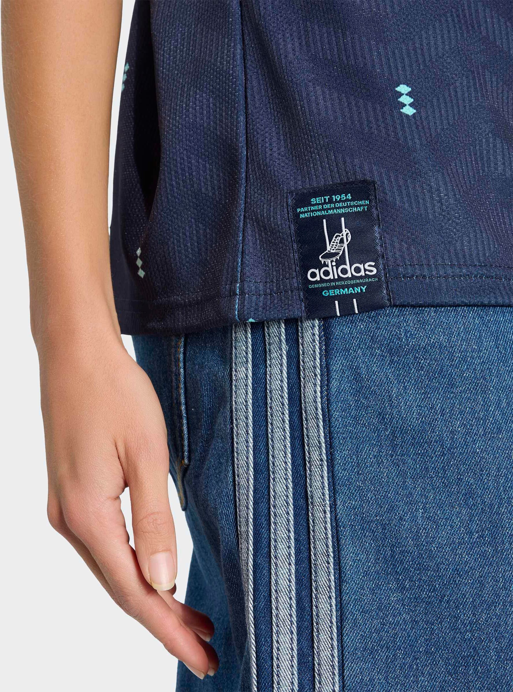 Fussballtrikot ADIDAS PERFORMANCE "DEUTSCHLAND 26 AUSWÄRTSTRIKOT", Damen, Gr. M, blau (collegiate navy), Obermaterial: 100% Polyester, V-Ausschnitt, Trikots Fussballtrikot, mit Climacool Technologie, Doppelstrickkonstruktion collegiate navy M
