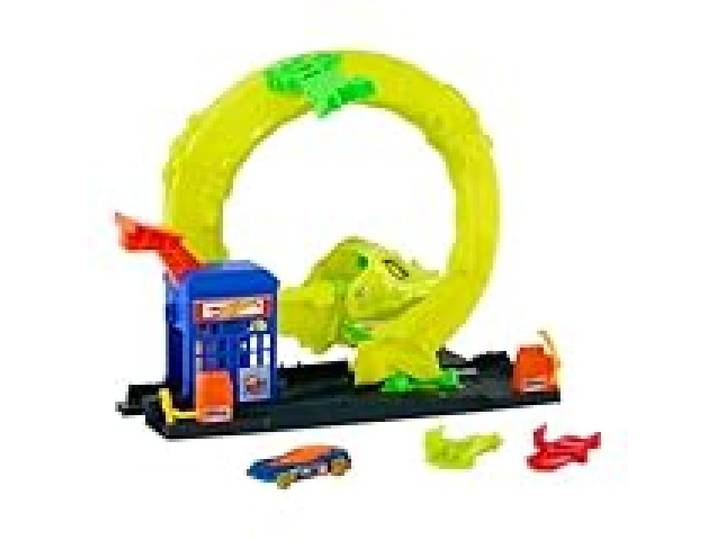 Hot Wheels Snake Spiral Attack Set et véhicule à l'échelle 1:64 Station-service, 2 modes de jeu : battre le serpent ou faire la course, boucle, piste et voiture jouet, JBM63