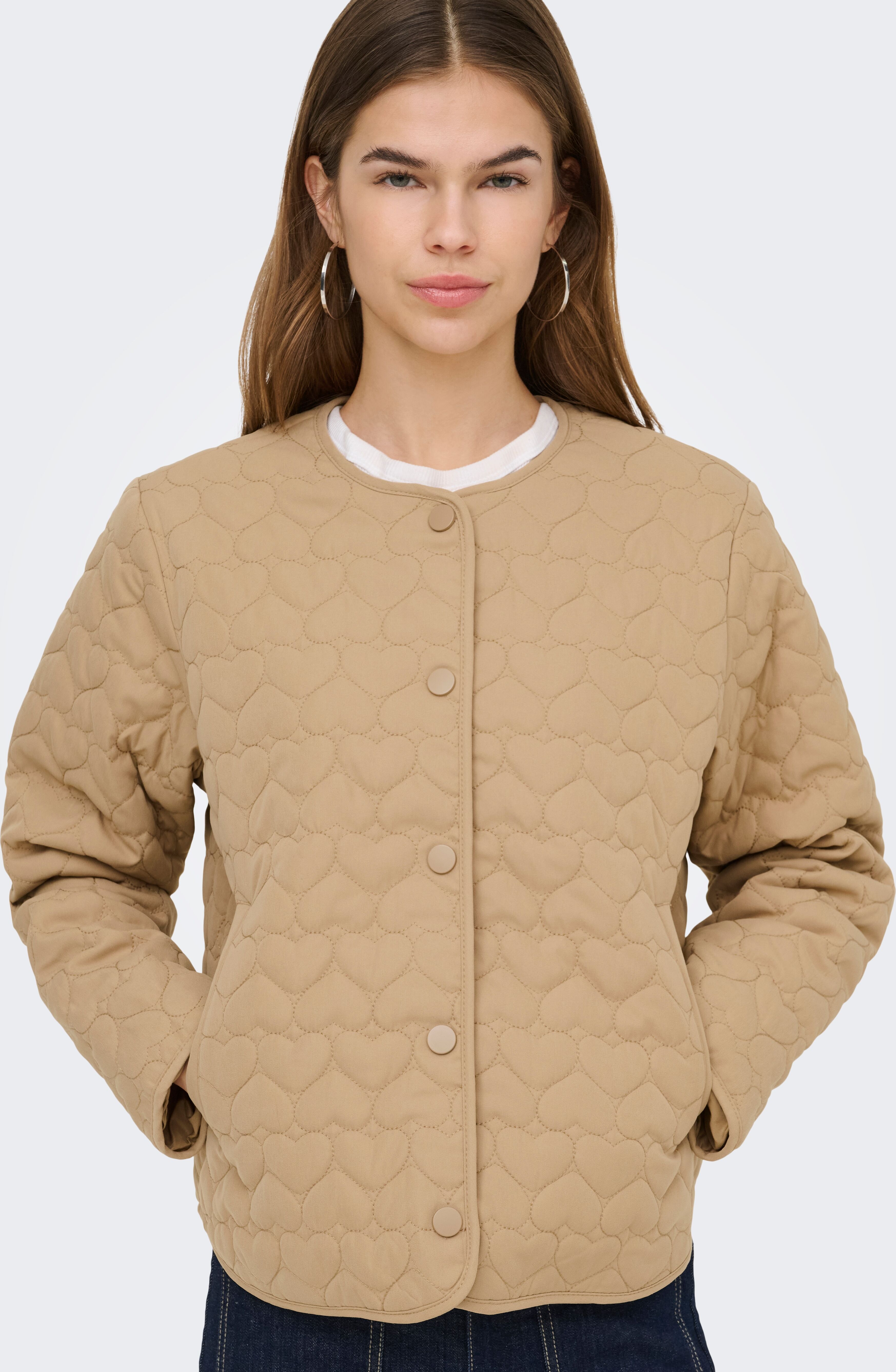 Steppjacke ONLY "ONLHEART LIFE QUILTED JACKET NOOS OTW", Damen, Gr. XS, tannin, Steppware, Obermaterial: 100% Polyester, unifarben, normal, Rundhals, Jacken Steppjacke, mit Steppmuster in Herzchenform tannin XS