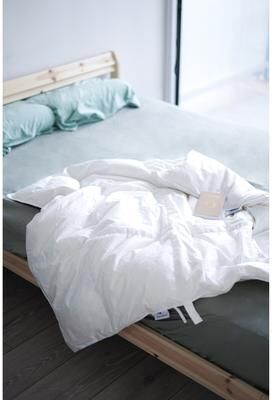 Highland Feather 600 Loft Goose Down Lightweight Throw with 500TC Pure Cotton Shell