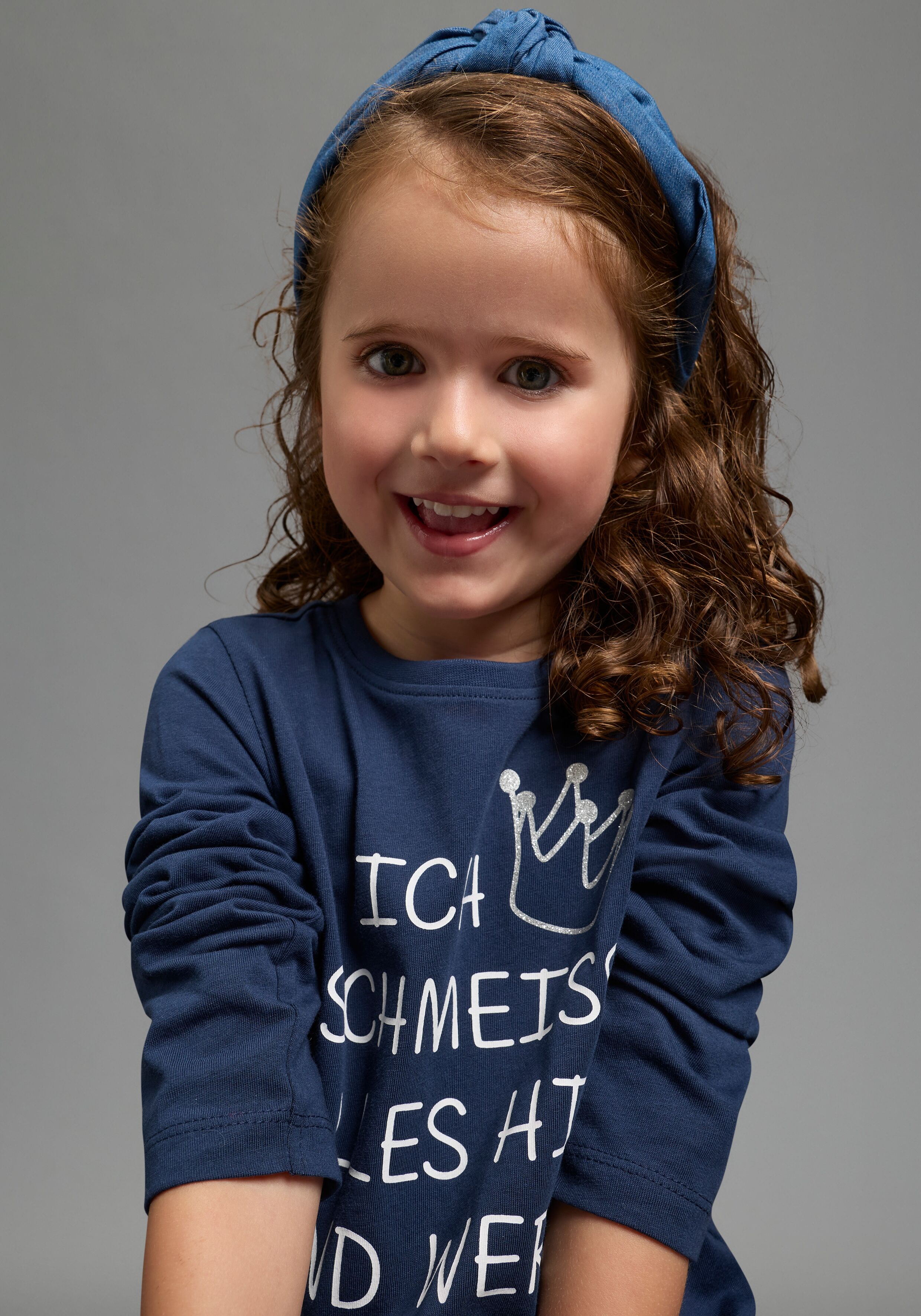 Langarmshirt KIDSWORLD "Ich schmeiss alles hin und werd´ Prinzessin", Mädchen, Gr. 140/146, blau (marine), Jersey, Obermaterial: 100% Baumwolle, bedruckt, Basic hüftlang, Rundhals, abgesteppte Kante, Shirts Langarmshirt, Sprücheshirt, langärmlig, Basic-Pa
