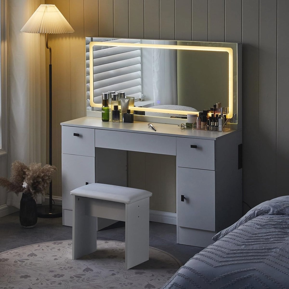 Moderne Kaptafel met LED Verlichting, Oplaadstation en 7 Laden