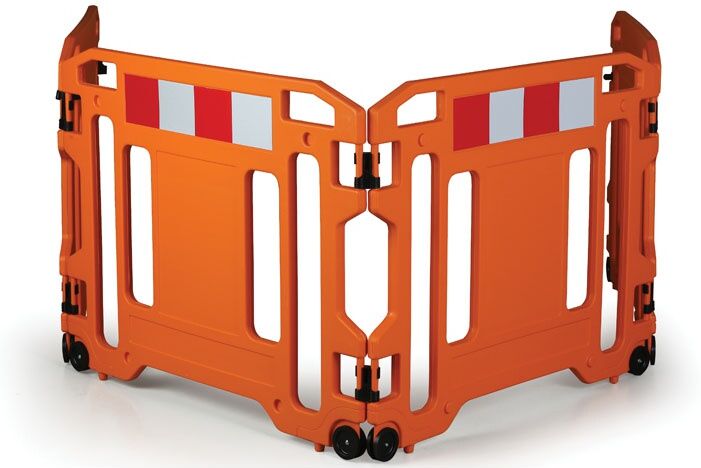B2B Partner Set aus 4 mobilen Kunststoff Absperrgittern, orange mit reflektierenden Elementen, Länge 1100 mm