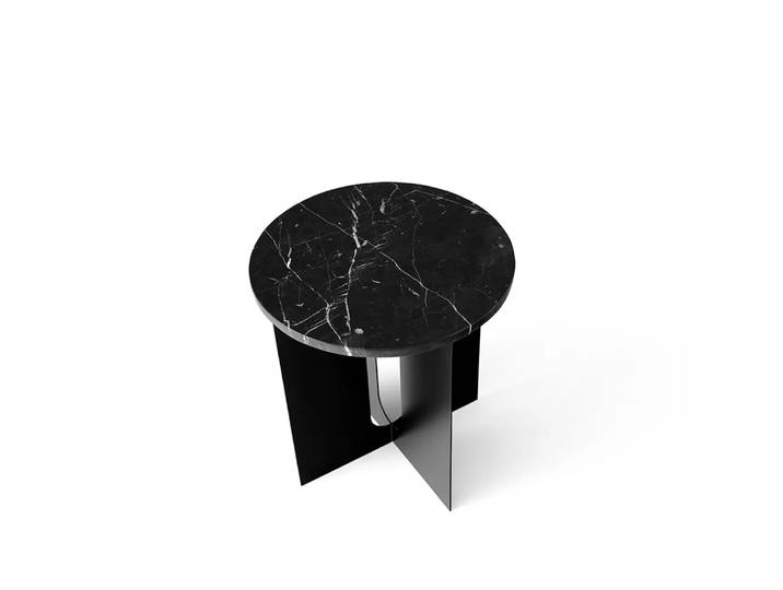 Audo Copenhagen Androgyne Beistelltisch Marble black, ø42cm, schwarzes Stahlgestell