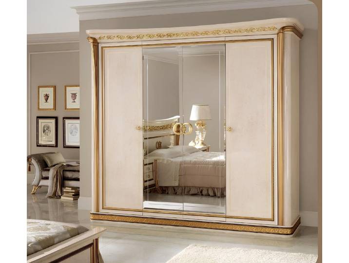 Xlmoebel Drehtürenschrank Antiker 4-türiger Kleiderschrank im Barockstil für Schlafzimmer (1-St., Antiker 4-türiger Kleiderschrank) Made in Europa