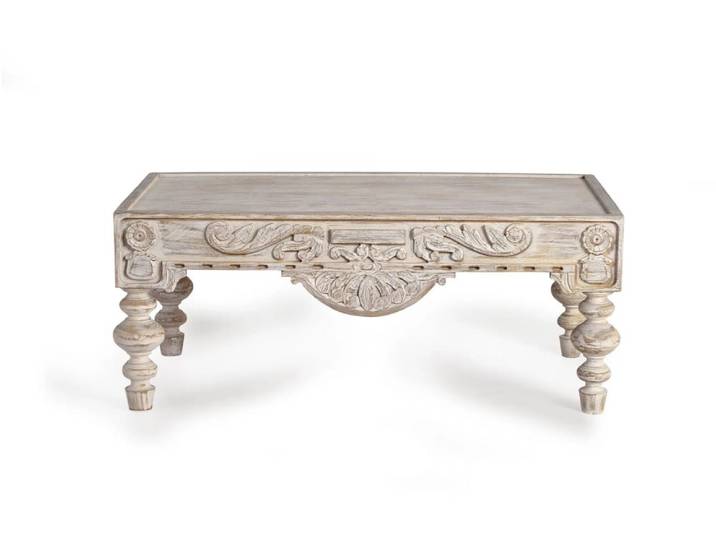 Table basse en bois de manguier sculptée