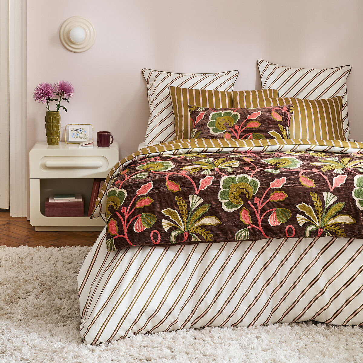 LA REDOUTE INTERIEURS Édredon matelassé brodé, panne de velours, Sidonie