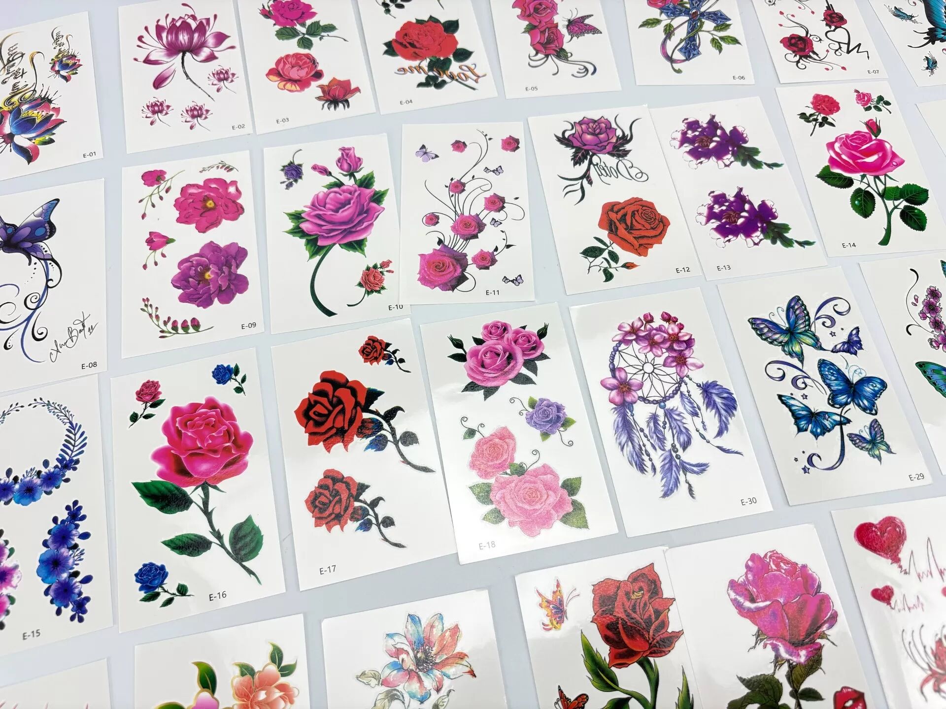 INF Schicke temporäre Tattoos - 30 einzigartige Designs Modell 6