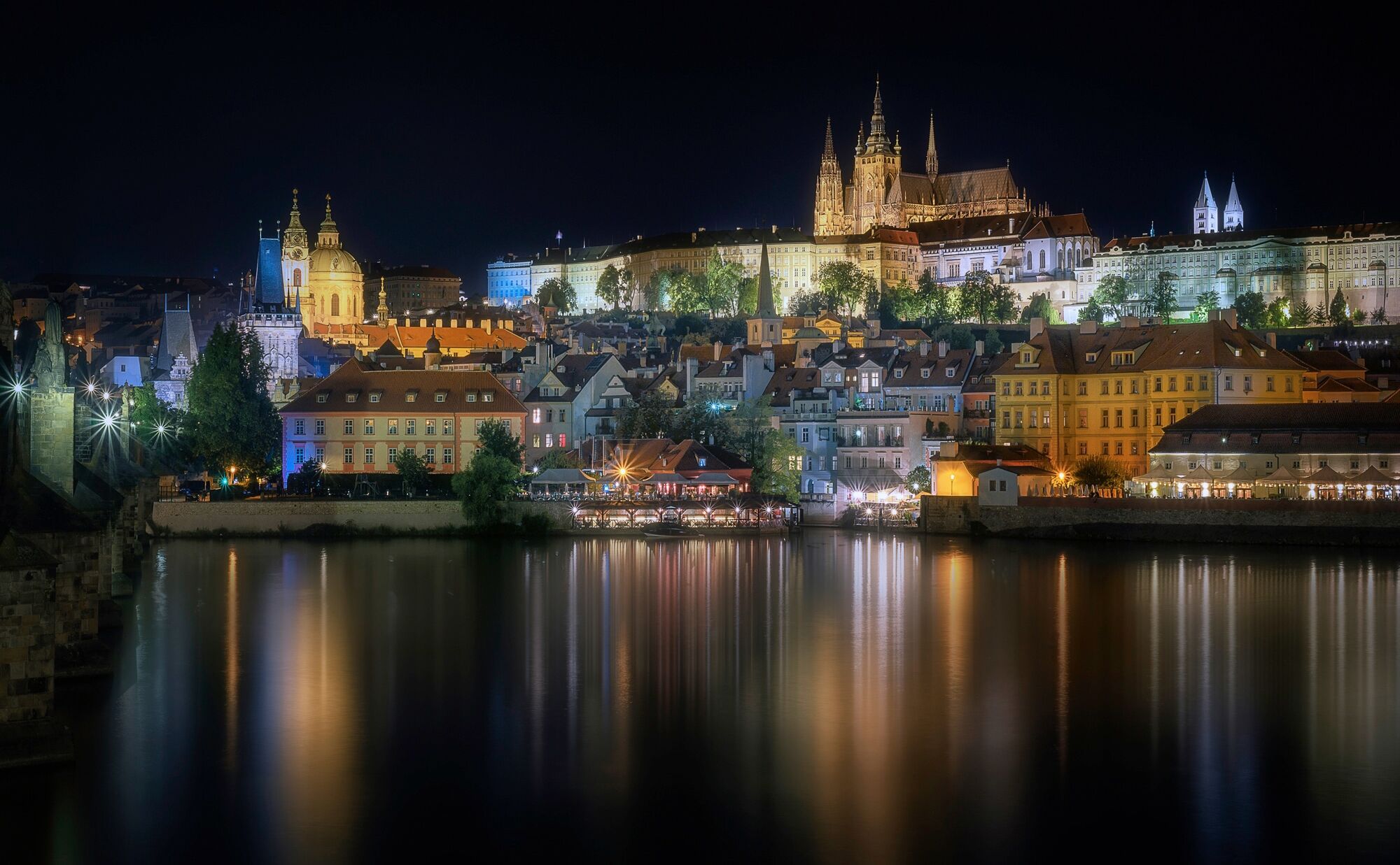 Papermoon "Photo-Art FRAN OSUNA, PRAG NACHTS" bunt B/L: 3m x 2,23m, Bahnen: 6 Stk.