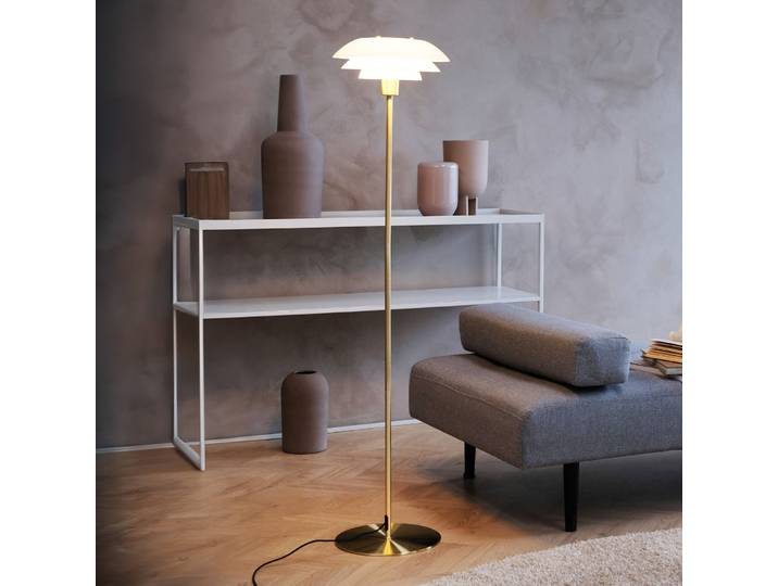 DL31 Stehleuchte Opal/Brass - Dyberg Larsen - Wohnzimmer - Design - Metall - Mit Schirm