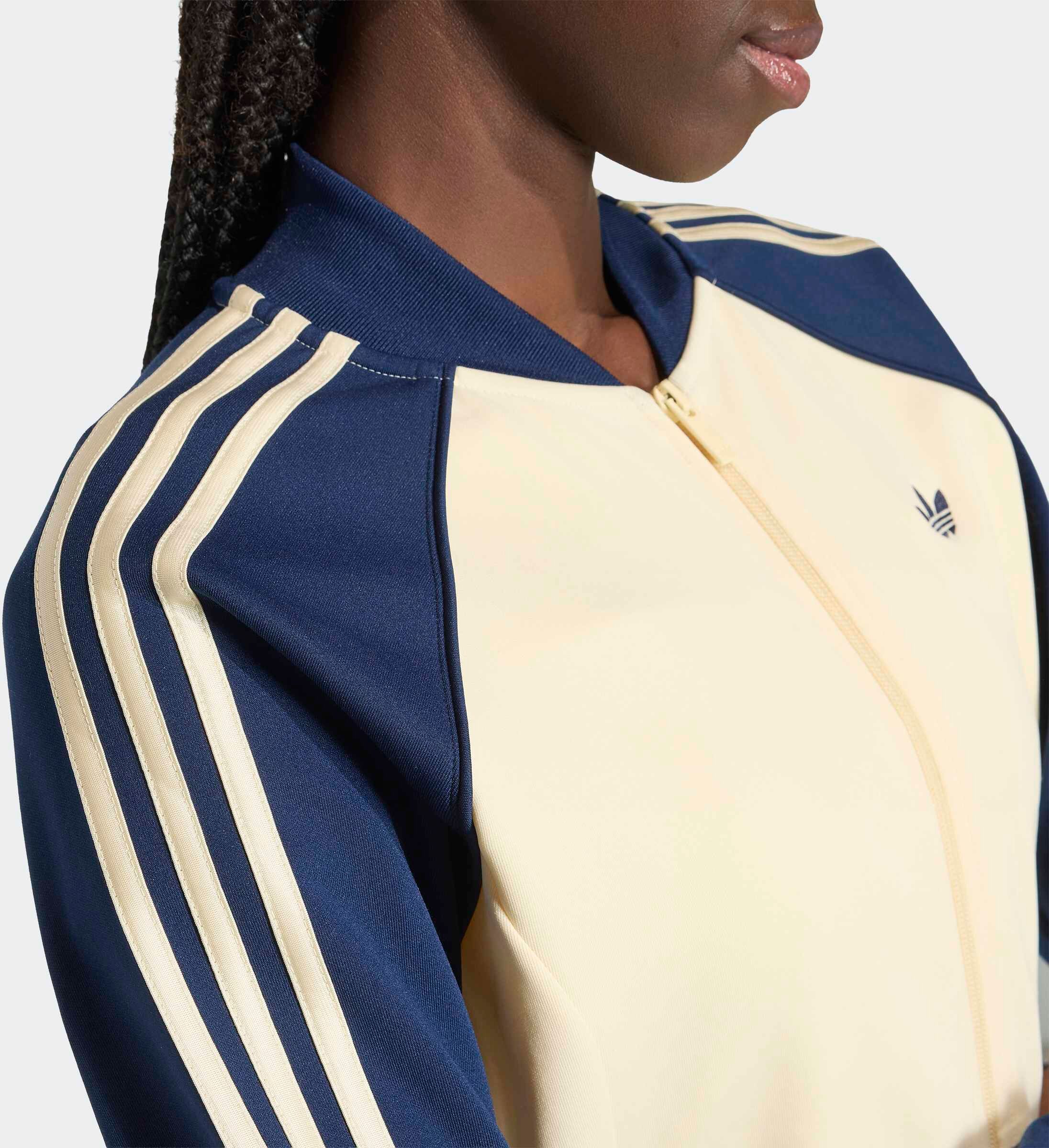 Outdoorjacke ADIDAS ORIGINALS "SST TT", Damen, Gr. M, beige (warvan, nindig), Obermaterial: 50% Baumwolle, 43% Polyester, 7% Elasthan, Rundhals, Jacken Outdoorjacke, sportliche Outdoorjacke, Modell SST TT warvan, nindig M