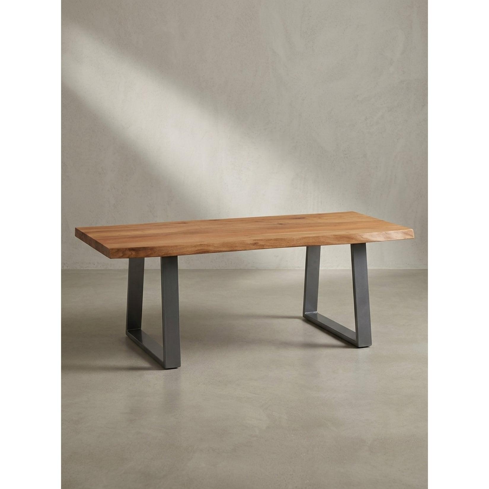Couchtisch aus Akazie Massivholz mit Metall-Trapezbeinen und Baumkante im Design-Stil, Akazie-Silber 120x60x46 cm