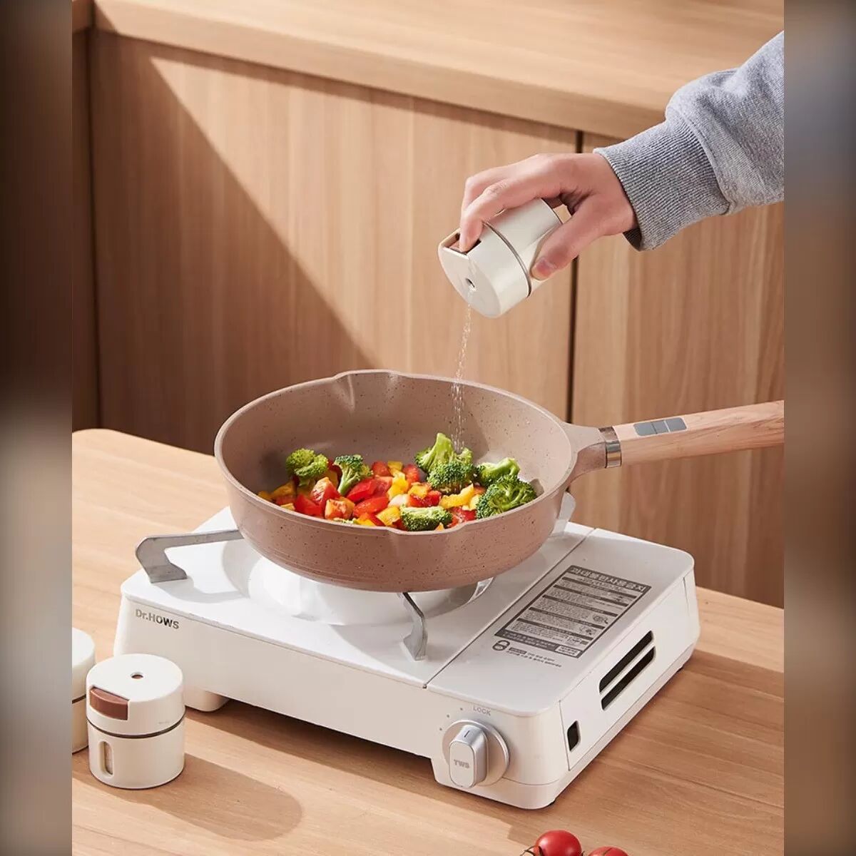 INF Magnetische Gewürzgläser zur Wandmontage - 6er Set, Quantitativer Salzspender