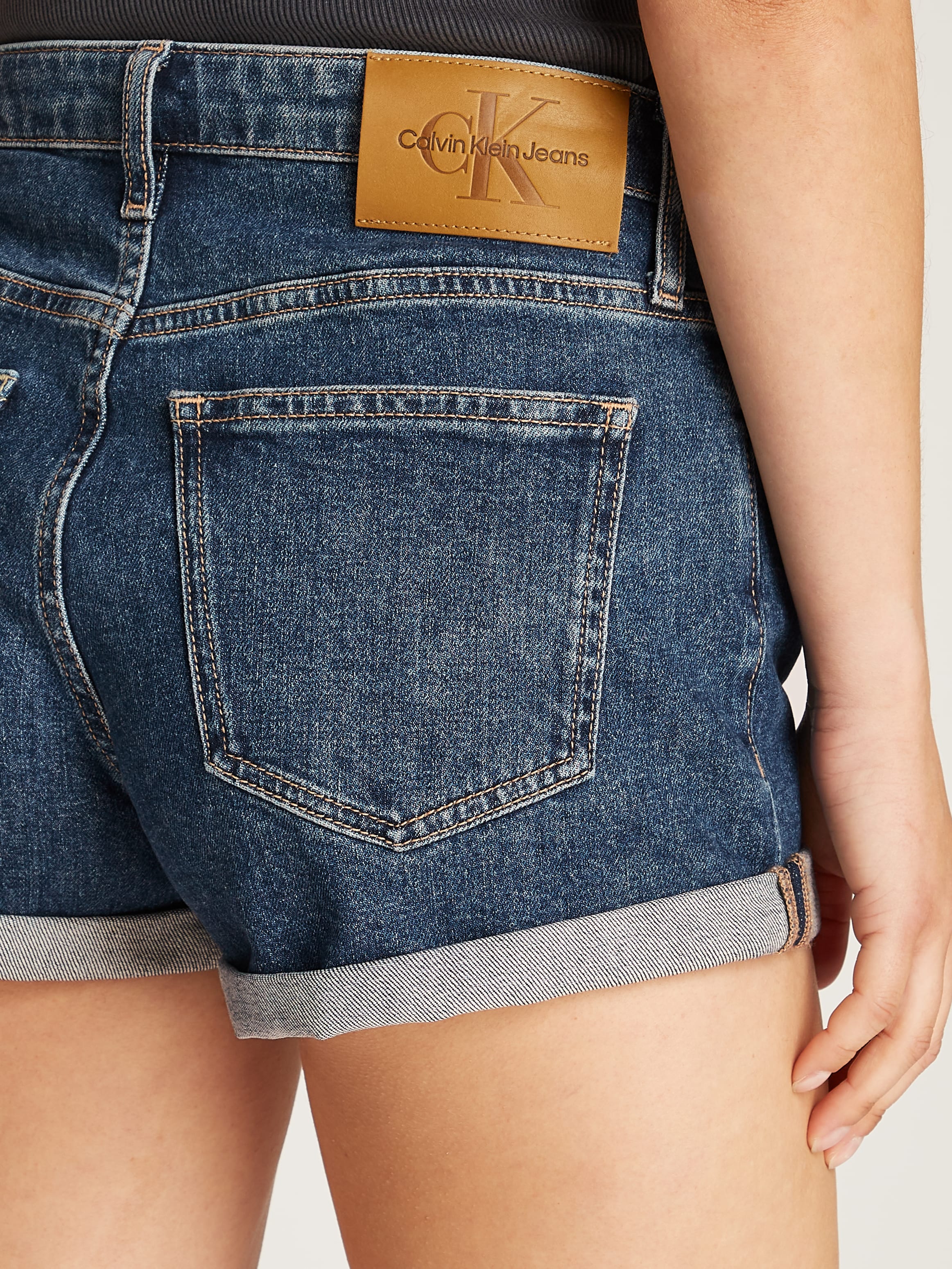 Shorts CALVIN KLEIN JEANS "90s DENIM SHORT", Damen, Gr. 26, N-Gr, blau (denim schwarz), Denim/Jeans, Obermaterial: 99% Baumwolle, 1% Elasthan, unifarben, schmal kurz, Hosen Shorts, im Stil der 90er Jahre denim schwarz 26, N-Gr