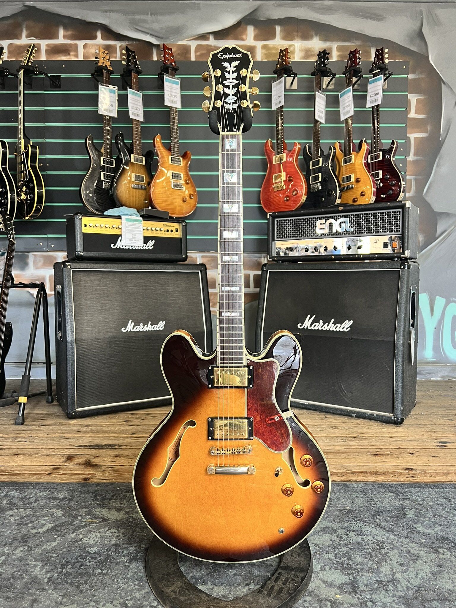 Epiphone Sheraton II Vintage Sunburst 2004 Semi-Hollow Electric Guitar   Vintage Sunburst - Refurbished