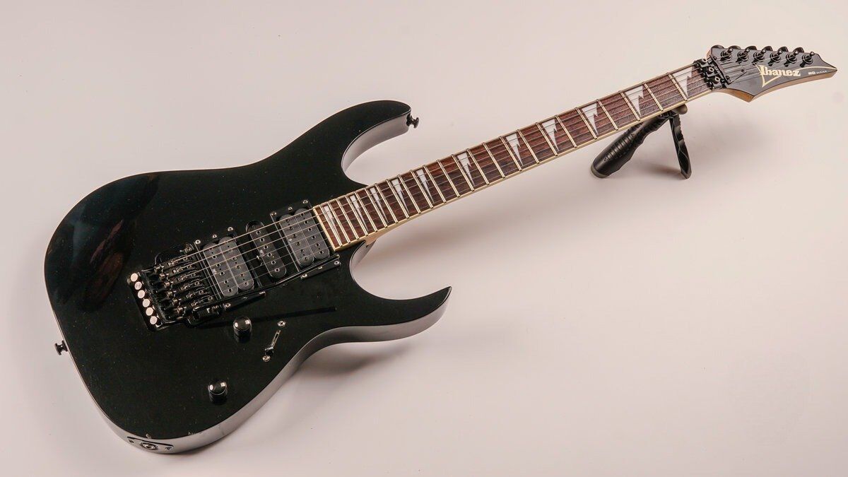 Ibanez RG370DX noire 2008 - HSH - Edge III - Wizard II - Indonésie   noir - Refurbished