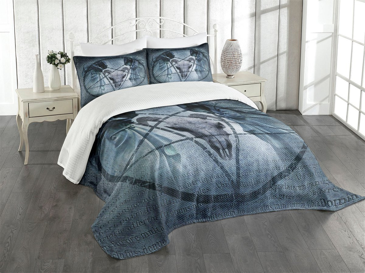 ABAKUHAUS Horror House Bedspreidset Devil's Dream Scary, gewatteerd dekbed voor tweepersoonsbedden, blauw, 220 x 220 cm