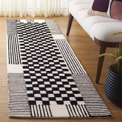 SAFAVIEH Handmade Genre Gunbritt Checkered Wool Rug