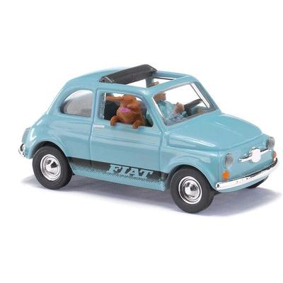 Busch 48735 H0 PKW Modell Fiat 500 mit Fahrer und Hund