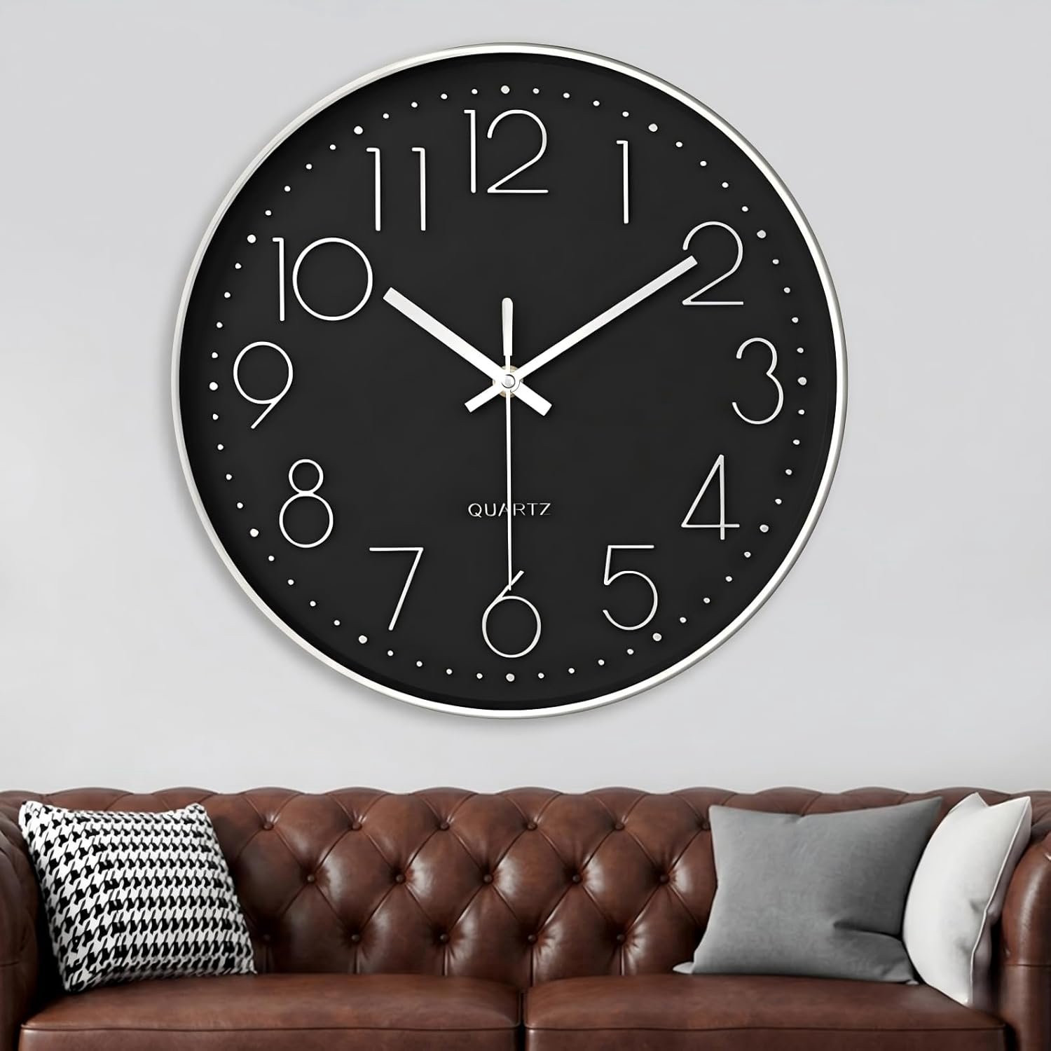 Analoge wandklok voor volwassenen