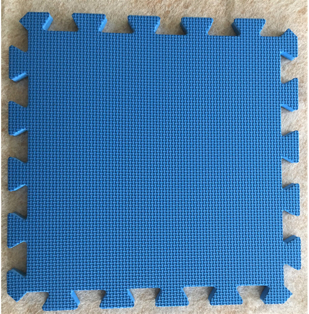 Dakota Fields Plastic Flooring Kit 1.2cm H x 300cm W x 270cm D