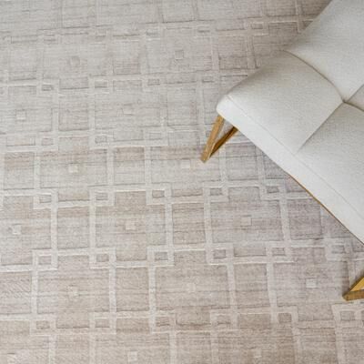 EXQUISITE RUGS Castelli Hand-loomed Bamboo Silk/Wool Light Beige Area Rug.
