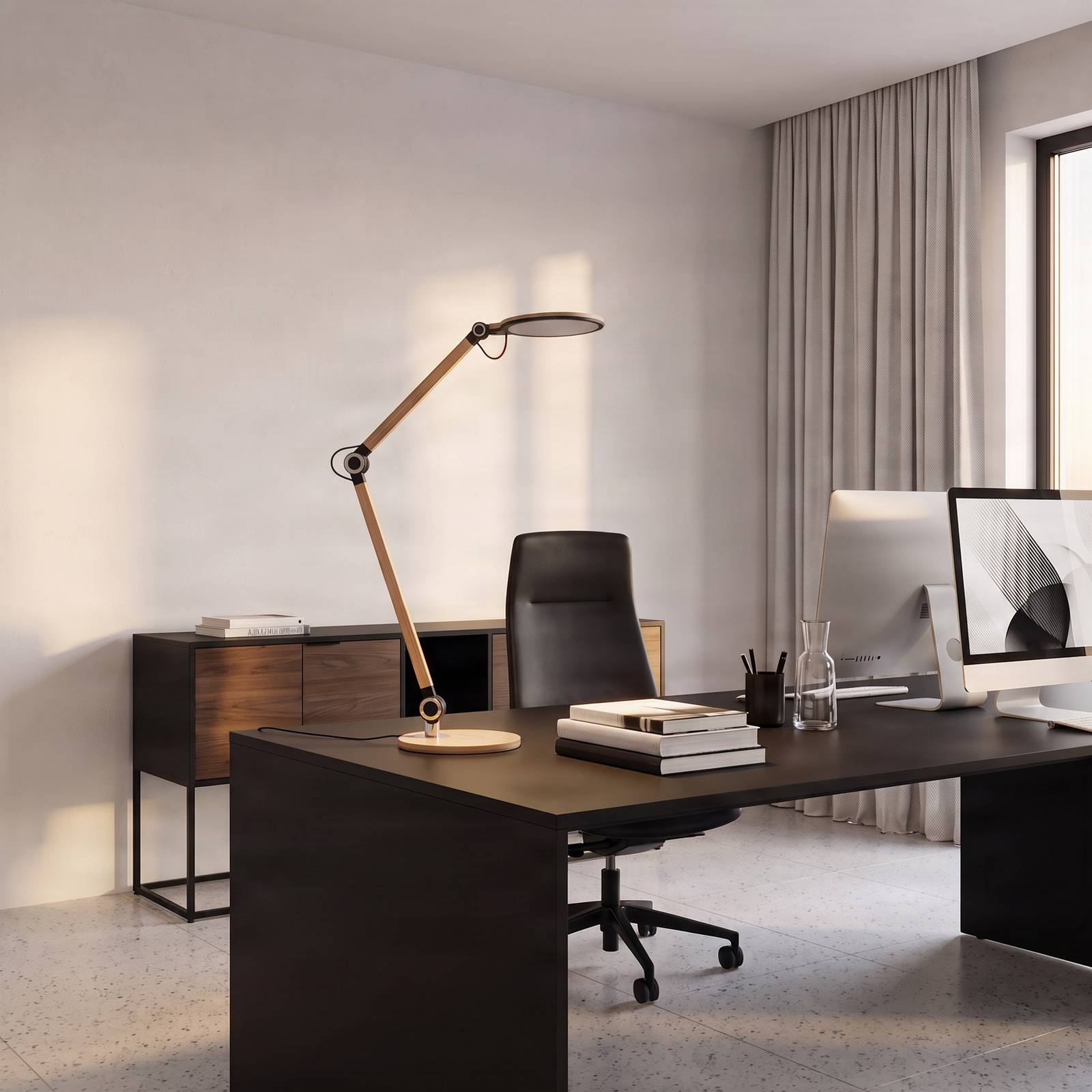 LED Schreibtischlampe Nyxaris Lindby, dimmbar, messing / gold, für Arbeitszimmer / Büro, Kunststoff, Modern, LED Tischlampe