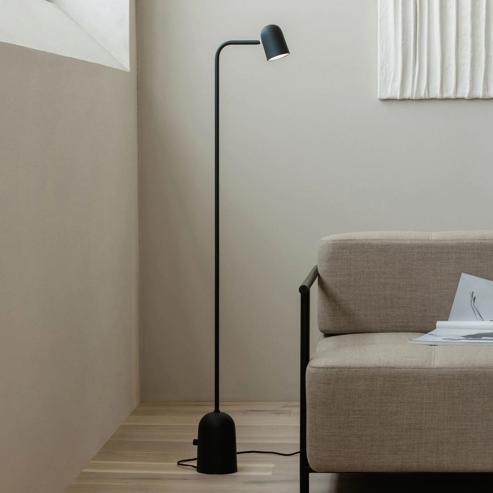 Northern Buddy Vloerlamp Black - Scandinavisch Design - Dimbaar en Verstelbaar - Metaal