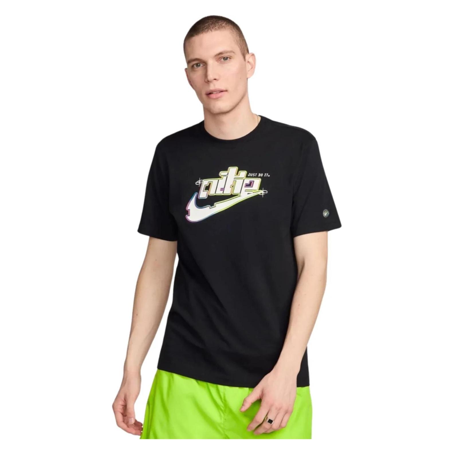 Nike T-Shirt (S) (FV3745-010)