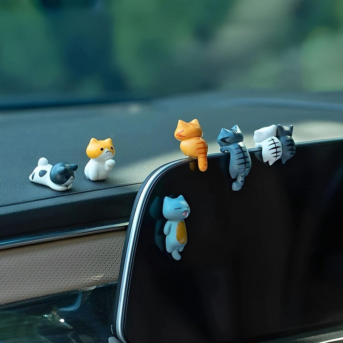 Mini Kat Figuren voor Auto Decoratie en Dashboard, Mini Dieren Beeldjes met Zelfklevende Achterzijde