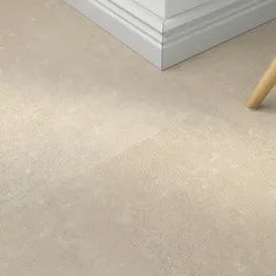 Klick-Vinyl Stone Silk hellgrau – inkl. Dämmung & Fußleisten