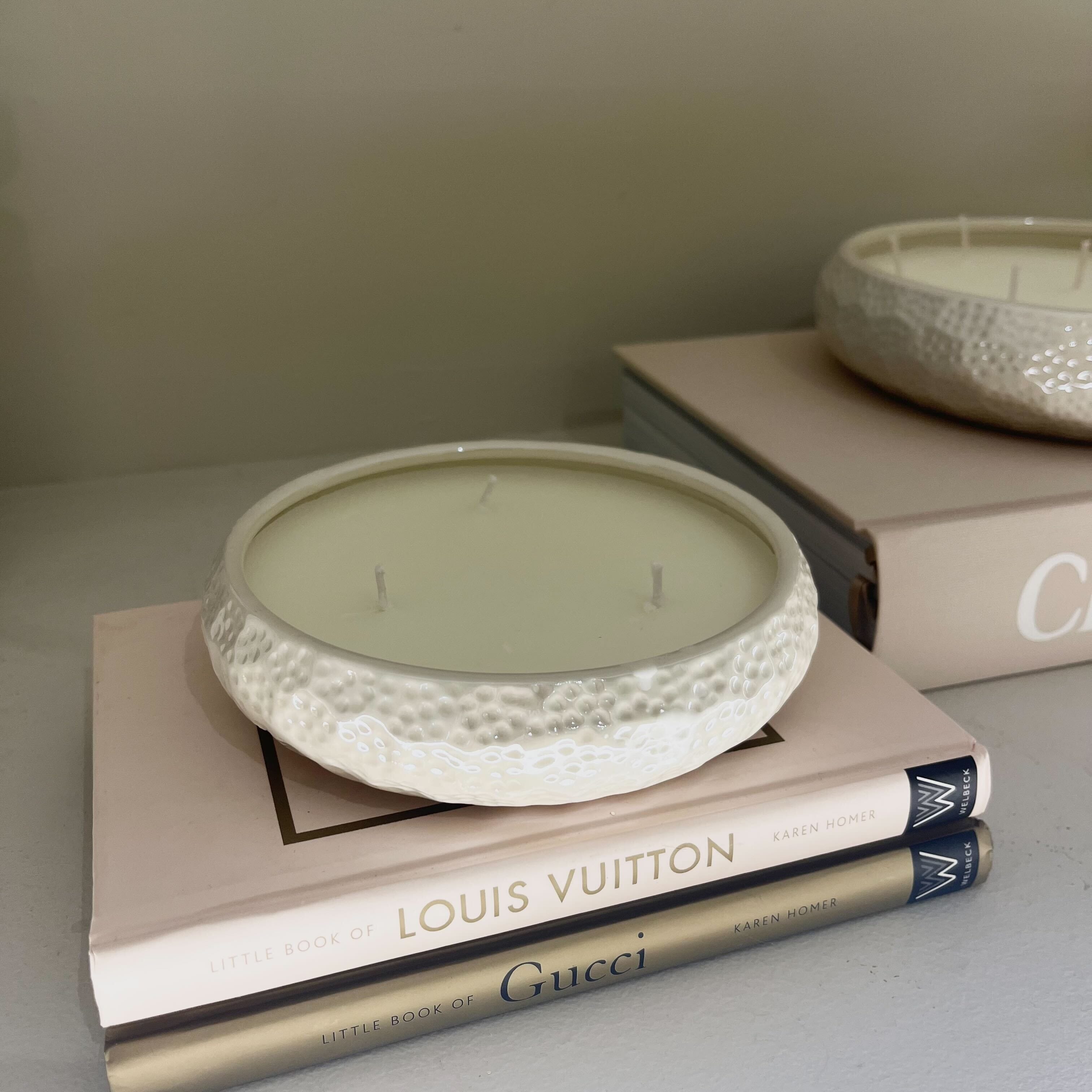 Aeolian 3 Wick White Pearlescent Scented Candle