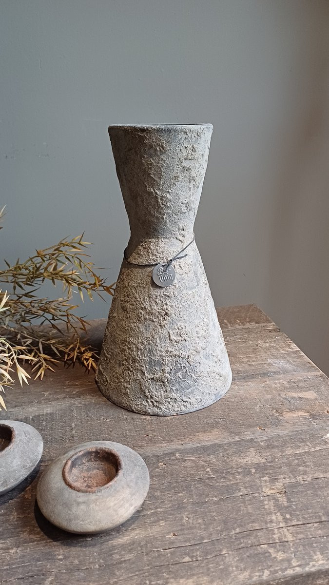 Be Uniq Clay vaas Sera robuust sober landelijk