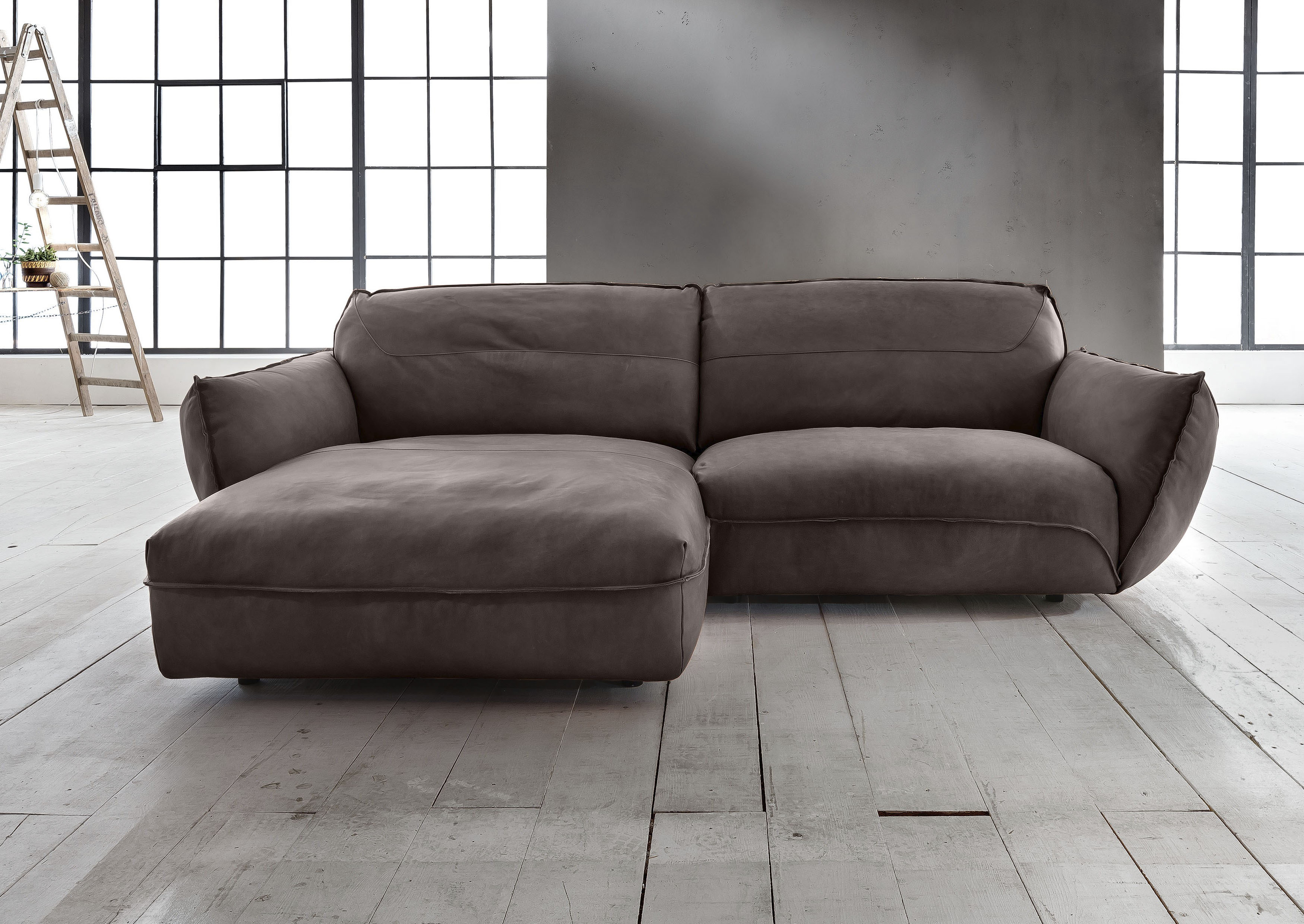 Ecksofa BETYPE "Be Type Be Chilled, Mega Sofa, Bezug: hochwertiges Anilinleder, L-Form", braun, B:280cm H:85cm T:180cm, AnilinLEDER Pallino gewachst (echtes Rindsleder) Das von südamerikanischen Rindern stammende Anilinleder wird in Fässern gefärbt. Natür