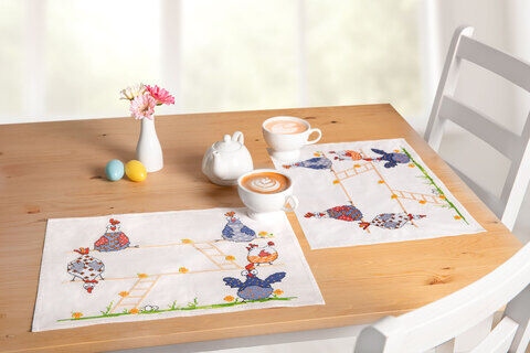buttinette Tischsets "Verrückte Hühner", 2er-Set