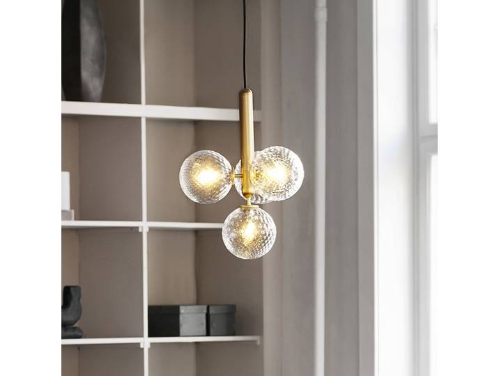 Miira 4 Krohnleuchter Brass/Optic Clear - Nuura - Wohnzimmer - Design - Glas - Kugel