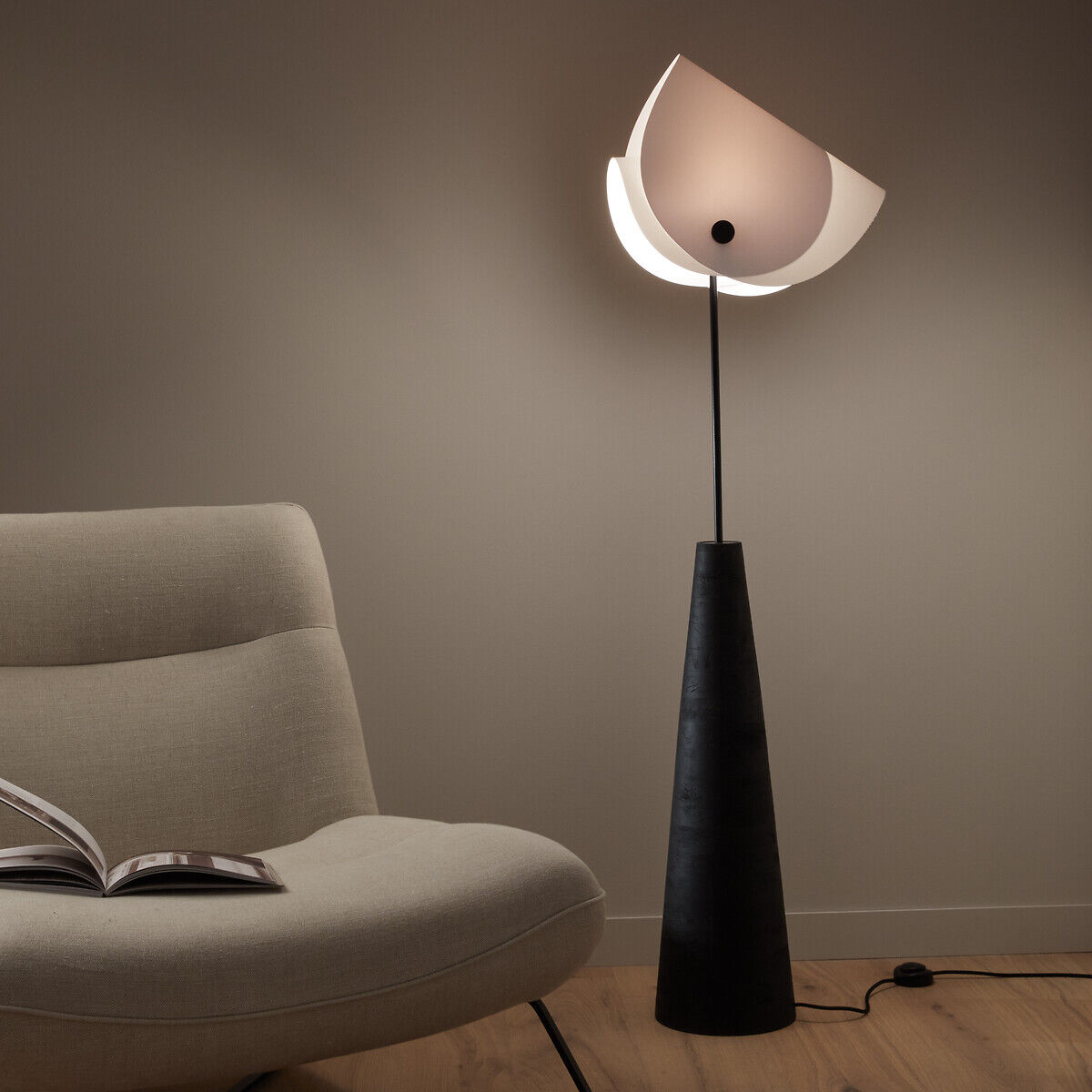 EMMANUEL GALLINA X AM.PM Lampadaire, ORUKAMI