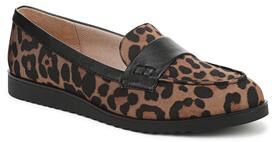 Women's Zee Loafer by LifeStride in Leopard Fabric (Size 5 M)