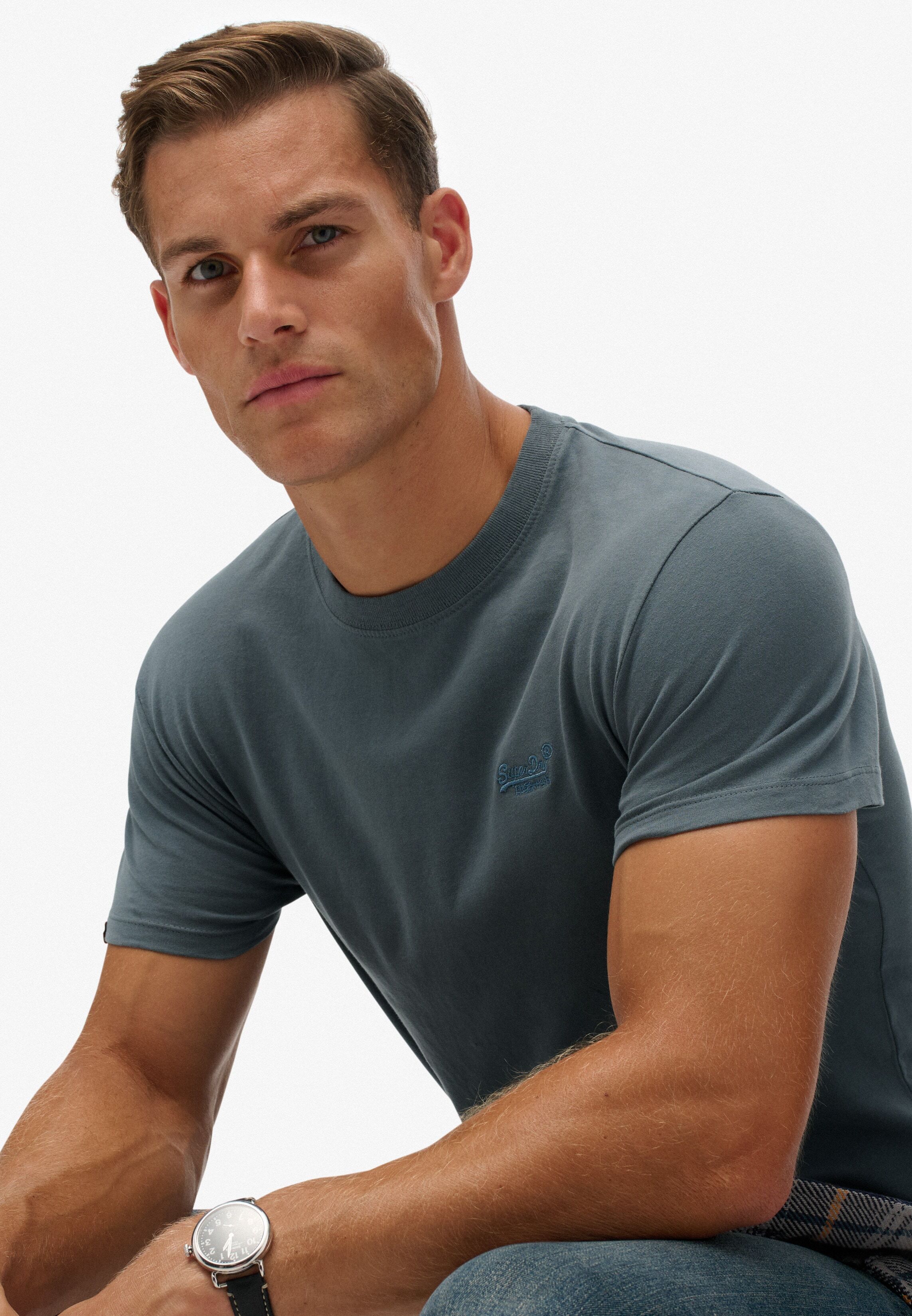 Rundhalsshirt SUPERDRY "ESSENTIAL LOGO EMB TEE", Herren, Gr. 3XL, blau (stormy weath), Single Jersey, Obermaterial: 100% Baumwolle, unifarben, slim fit hüftlang, Rundhals, Shirts Rundhalsshirt, Baumwolle, slim fit stormy weath 3XL