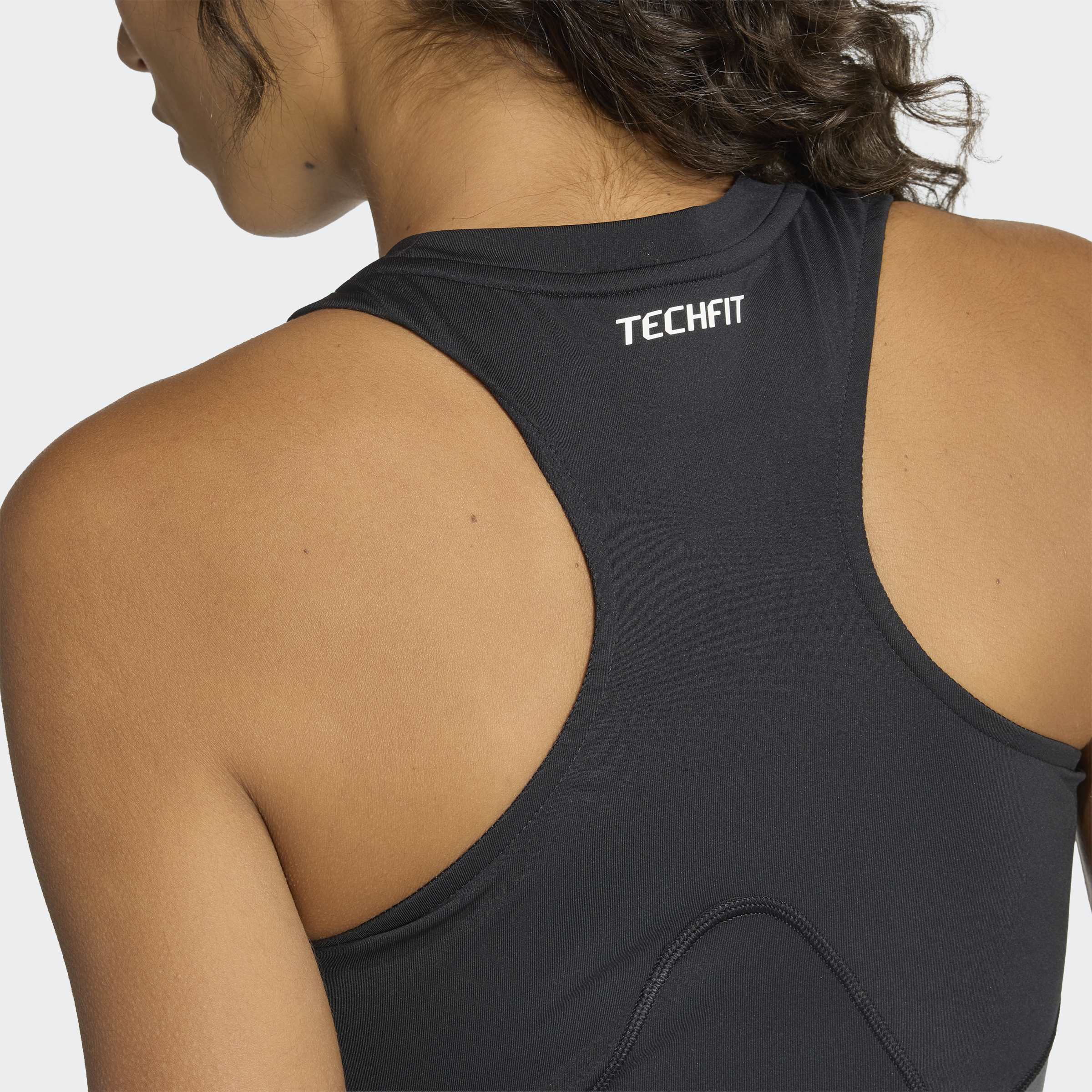 Tanktop ADIDAS PERFORMANCE "TECHFIT WORKOUT COLOR BLOCK", Damen, Gr. XL, grau (schwarz, carbon), Obermaterial: 83% Polyester, 17% Elasthan, Rundhals, Tops Tanktop schwarz, carbon XL