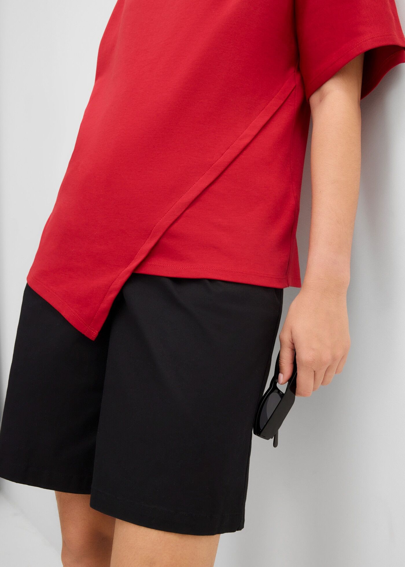 T-Shirt BONPRIX, Damen, Gr. 48/50 (XL), chillirot, Obermaterial: 100% Baumwolle, bequem, Shirts T-Shirt, mit Wasserfallausschnitt, asymmetrischer Saum, Kurzarm-Design chillirot 48/50 (XL)