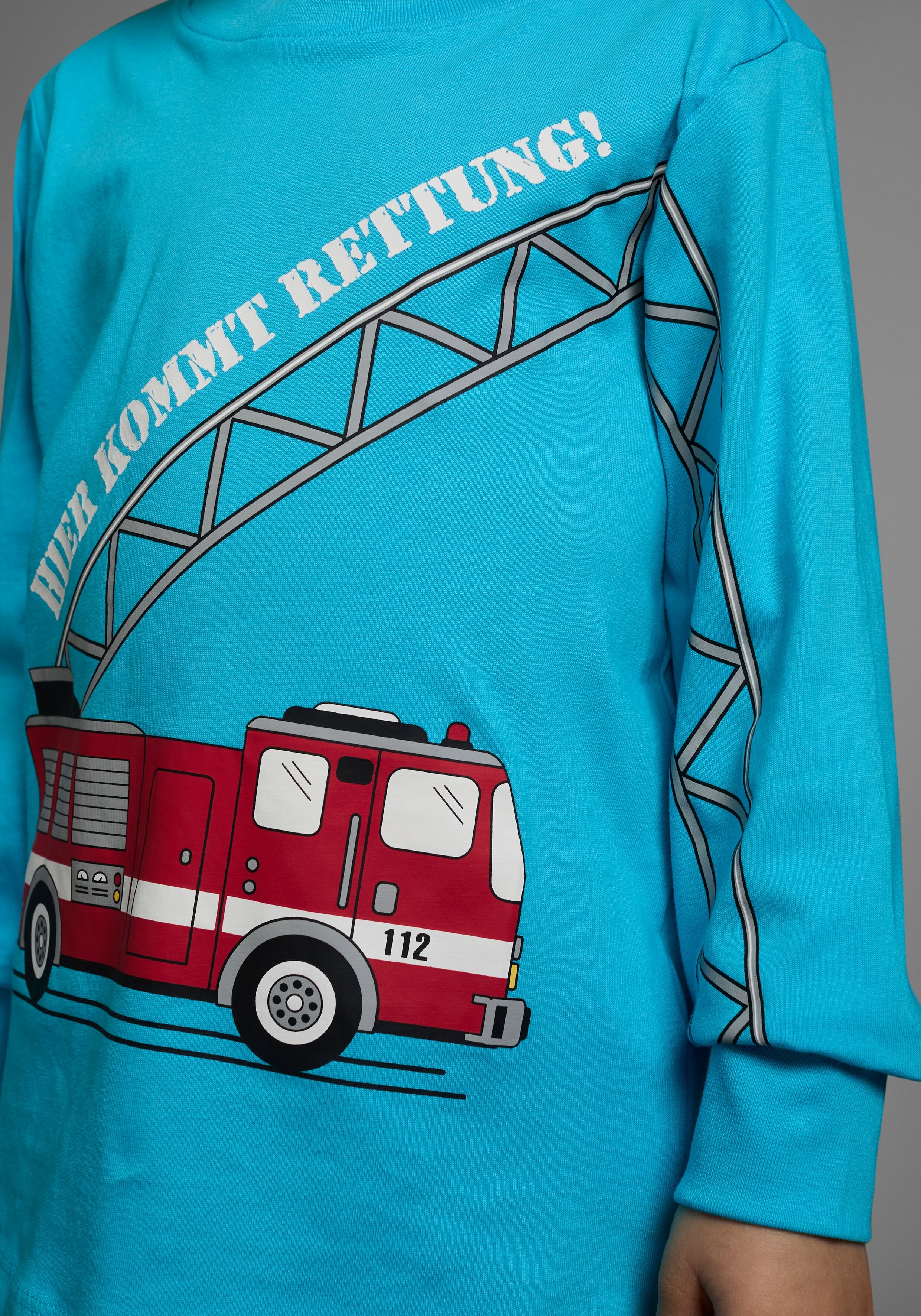 Langarmshirt KIDSWORLD "HIER KOMMT RETTUNG", Jungen, Gr. 128/134, blau (türkis), Single Jersey, Obermaterial: 100% Baumwolle, bedruckt, Basic, Rundhals, Shirts Langarmshirt, Langarm, Basic-Passform, peppiger Druck türkis 128/134