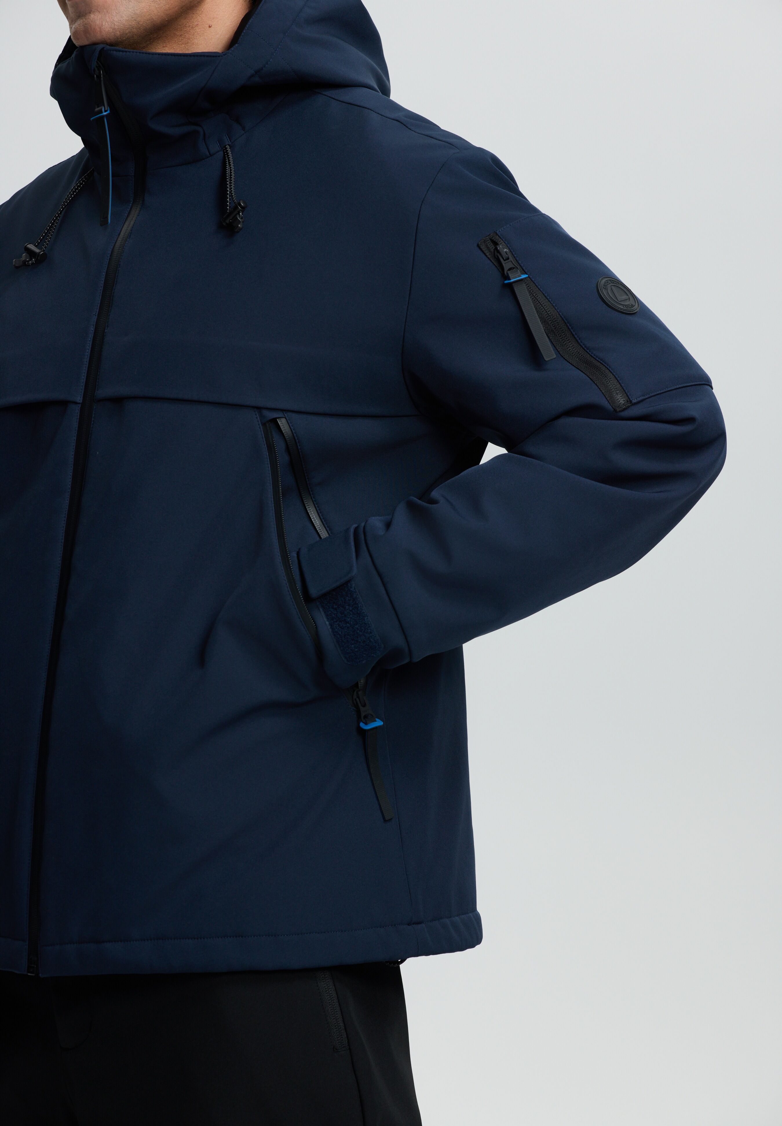 Softshelljacke LUHTA "HUKKALA", Herren, Gr. 54, blau (dunkelblau), Obermaterial: 95% Polyester, 5% Elasthan, Jacken Softshelljacke, wasserabweisendes Obermaterial, mit Wassersäule 8000 mm, winddicht dunkelblau 54