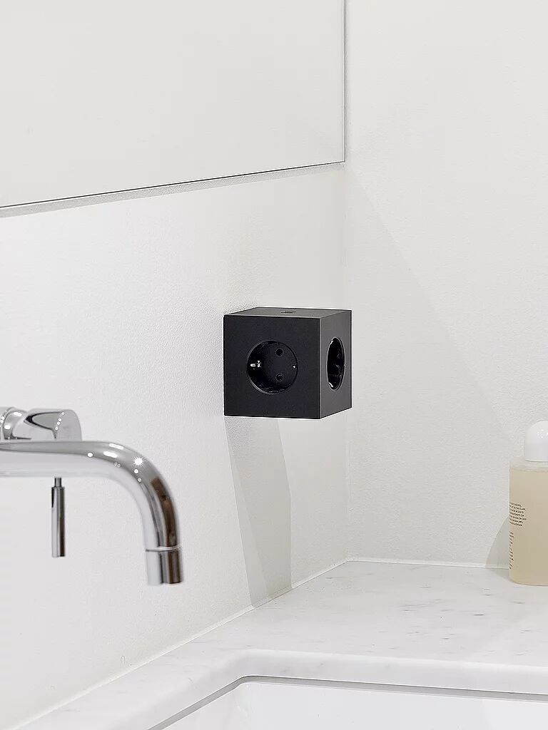 AVOLT Mehrfachsteckdose Square 2 F Black schwarz B
