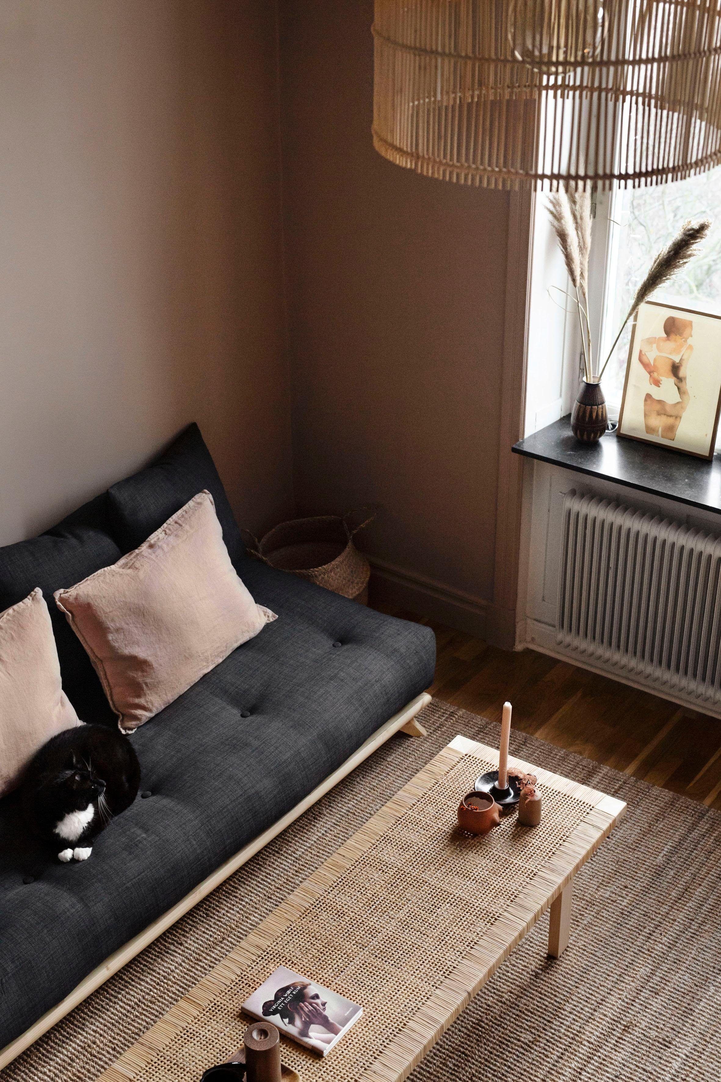 Daybett KARUP DESIGN "Senza, Sofa, mit Futonmatratze, minimalistisch, massives Kiefernholz", grau (dunkelgrau, klarlackiert), B:200cm H:85cm L:90cm, Daybetten, Daybett, Handgefertigt, skandinavisches Design, vielseitig, schlichter Stil dunkelgrau, klarlac