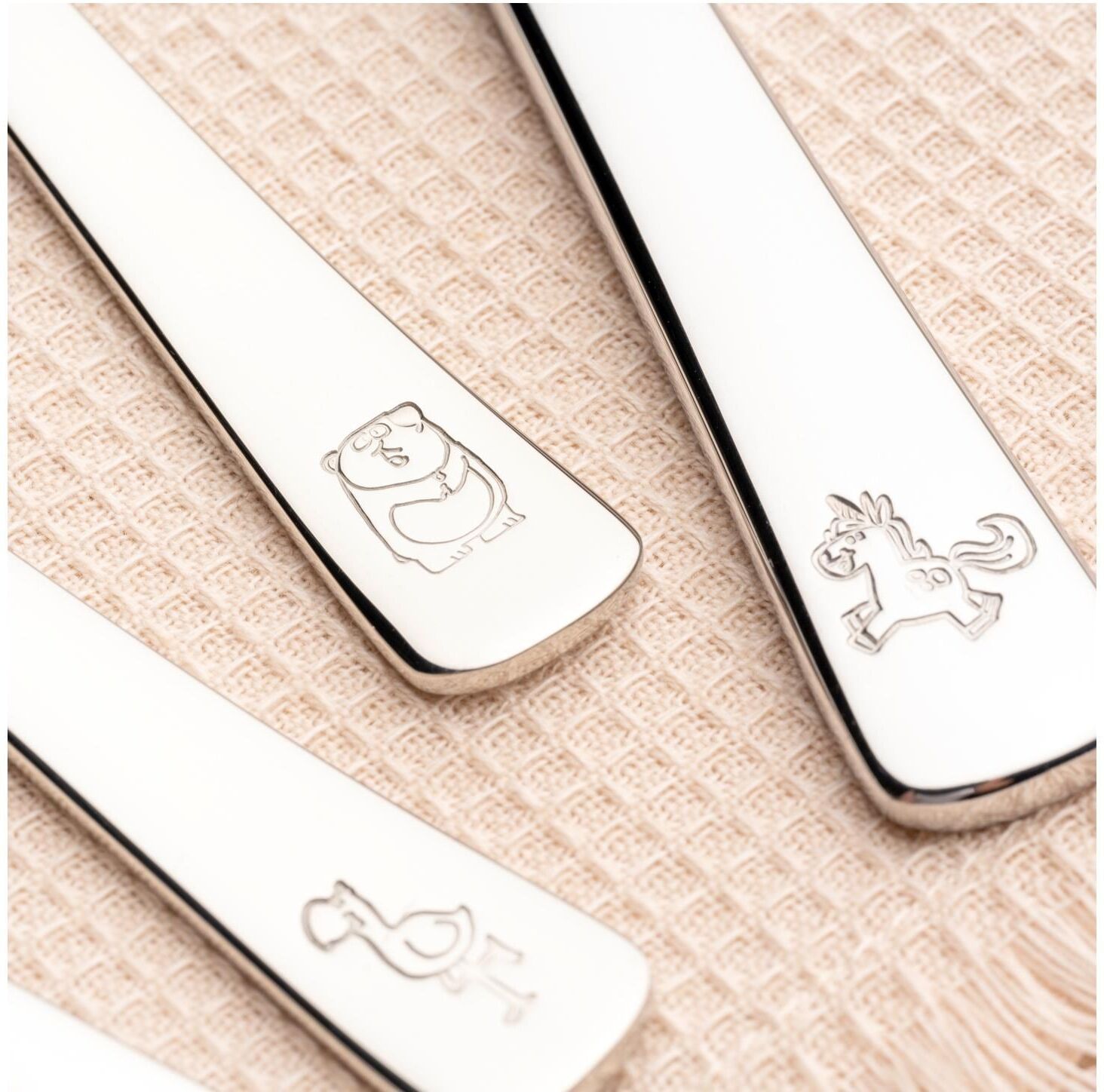 Kinderbesteck LEONARDO "Kinderbesteck Bambini 4tlg Pa/Ei/F", Kinder, Gr. 4 Stk., silber (silberfarben), Metall, Essbesteck-Sets Kinderbesteck silberfarben 4 Stk.