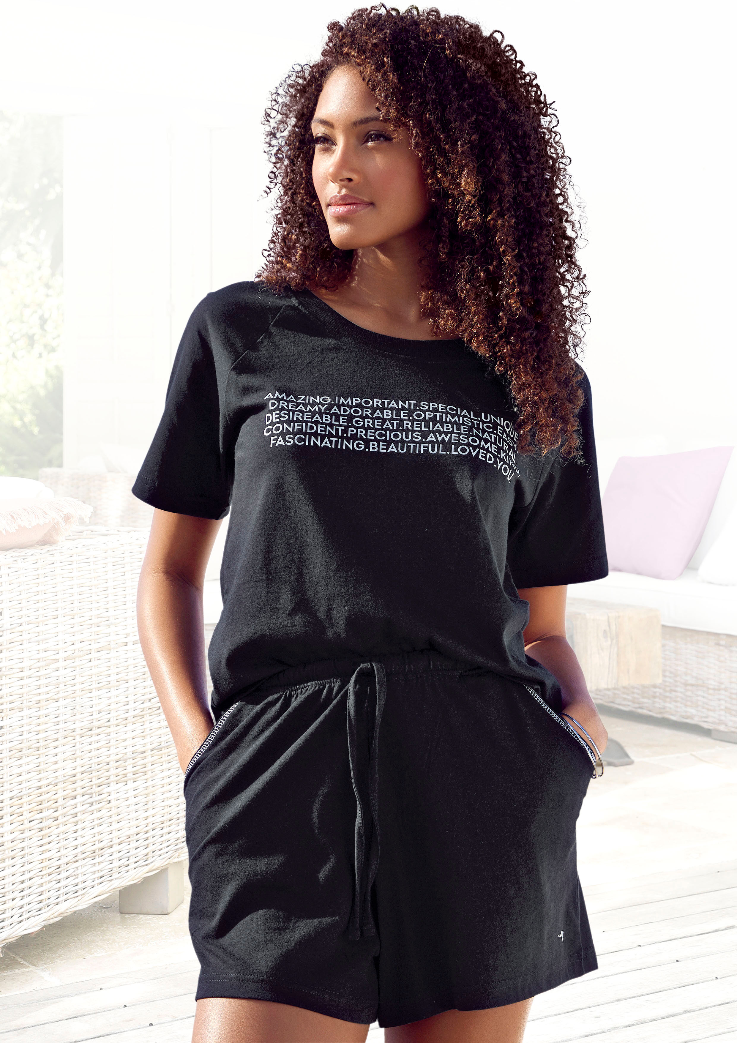 Shorty KANGAROOS, Damen, Gr. 36/38, schwarz, Single Jersey, Obermaterial: 100% Baumwolle, bedruckt, bequem kurz, Rundhals, Raglanärmel, Homewear-Sets Shorty, mit Slogan-Frontdruck schwarz 36/38