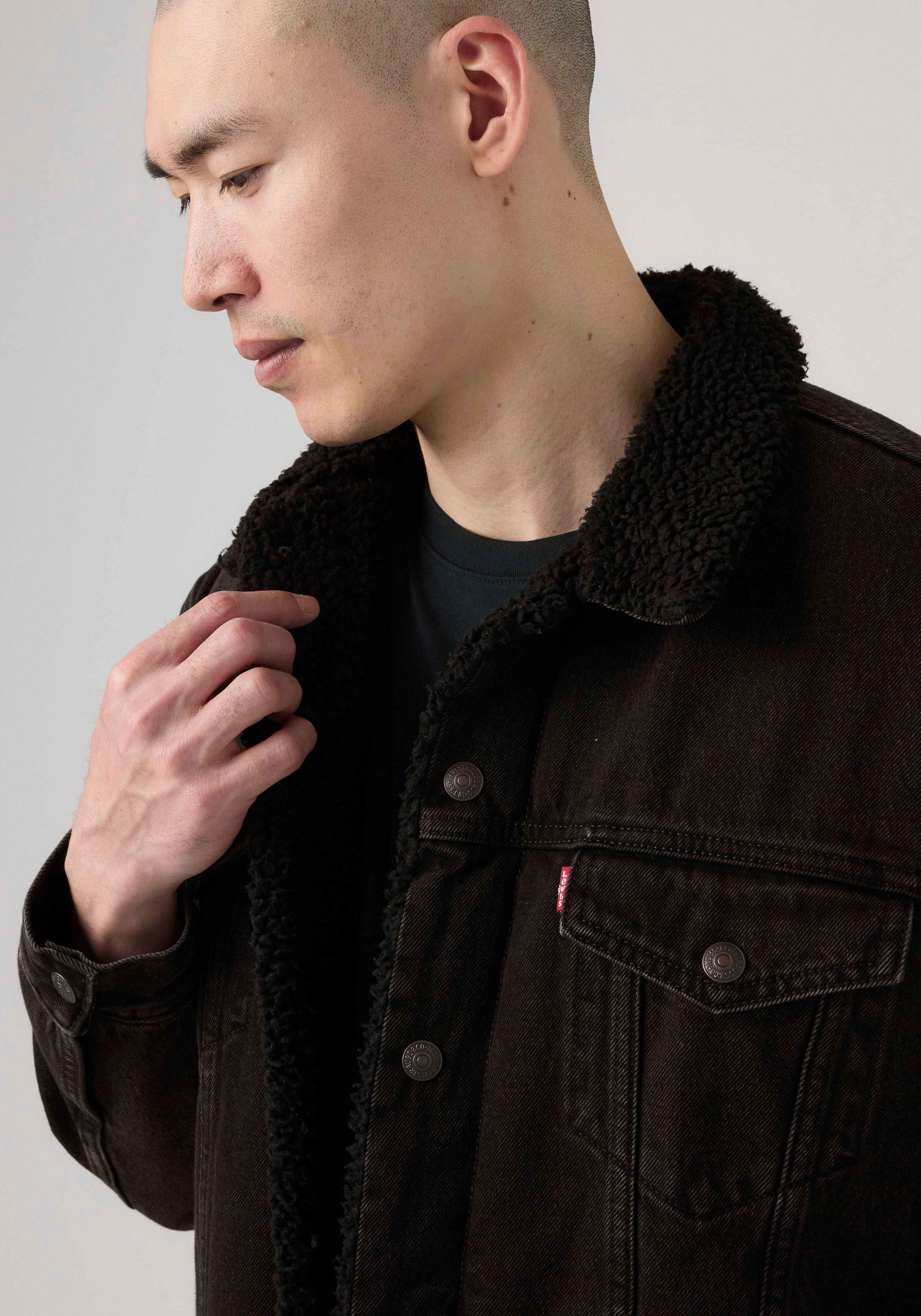 Jeansjacke LEVI'S, Herren, Gr. XXL, schwarz (never too much sherpa), Jeans, Obermaterial: 100% Baumwolle, relaxed fit normal, Manschette, Jacken Jeansjacke, Warm gefüttert never too much sherpa XXL