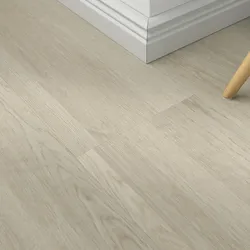 Klebe-Vinyl Balanced Oak Lightgrey – inkl. Dämmung & Fußleisten