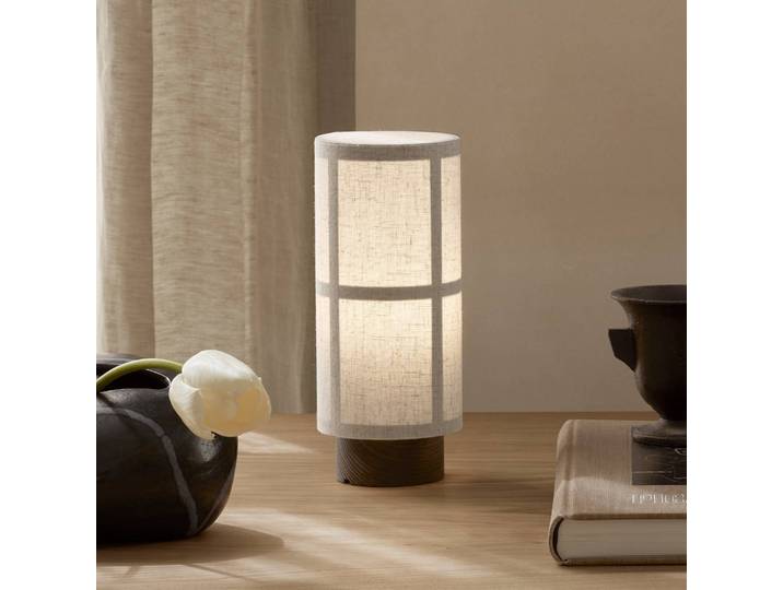 Audo Copenhagen Designer Tischlampe Hashira, dimmbar, Holz dunkel, für Wohn- / Esszimmer, Holz, Design